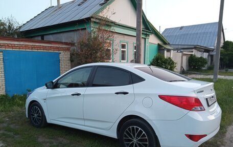 Hyundai Solaris II рестайлинг, 2015 год, 1 115 000 рублей, 12 фотография