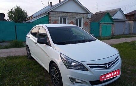 Hyundai Solaris II рестайлинг, 2015 год, 1 115 000 рублей, 5 фотография