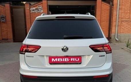 Volkswagen Tiguan II, 2018 год, 2 290 000 рублей, 3 фотография
