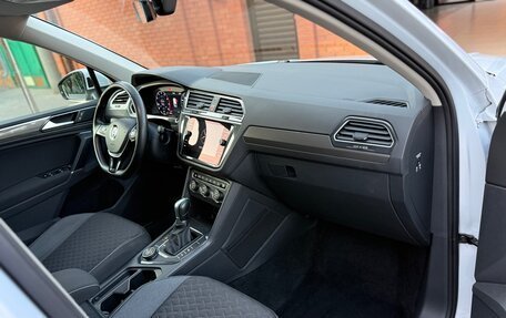 Volkswagen Tiguan II, 2018 год, 2 290 000 рублей, 16 фотография