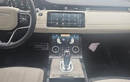 Land Rover Range Rover Evoque II, 2022 год, 2 950 000 рублей, 9 фотография