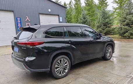 Toyota Highlander, 2022 год, 2 942 000 рублей, 3 фотография