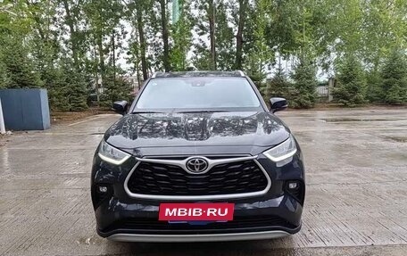 Toyota Highlander, 2022 год, 2 942 000 рублей, 2 фотография