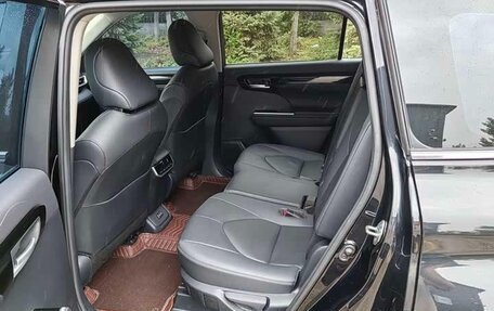 Toyota Highlander, 2022 год, 2 942 000 рублей, 11 фотография