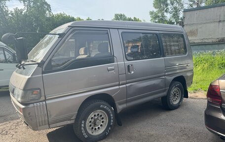 Mitsubishi Delica III, 1992 год, 750 000 рублей, 4 фотография
