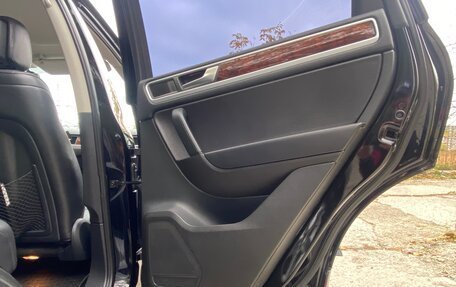 Volkswagen Touareg III, 2012 год, 2 400 000 рублей, 24 фотография