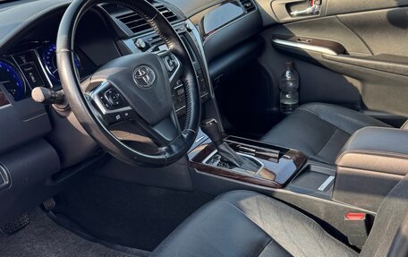 Toyota Camry, 2016 год, 1 900 000 рублей, 10 фотография