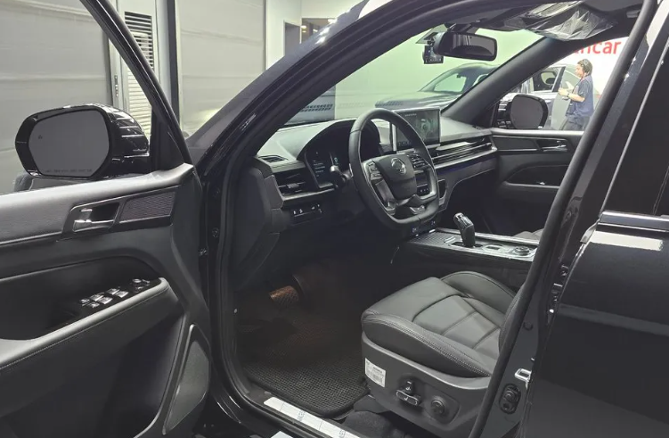 SsangYong Rexton III, 2017 год, 4 700 000 рублей, 8 фотография