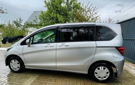 Honda Freed I, 2010 год, 1 190 000 рублей, 12 фотография