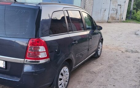 Opel Zafira B, 2007 год, 305 000 рублей, 1 фотография