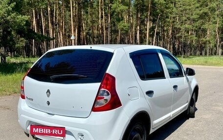 Renault Sandero I, 2011 год, 700 000 рублей, 2 фотография
