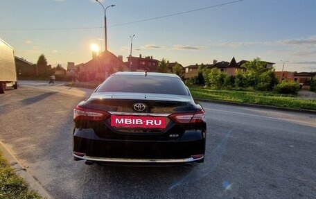 Toyota Camry, 2023 год, 3 790 000 рублей, 5 фотография