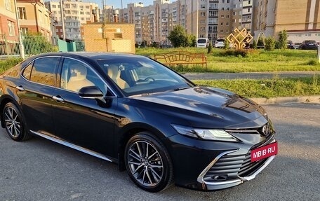 Toyota Camry, 2023 год, 3 790 000 рублей, 8 фотография
