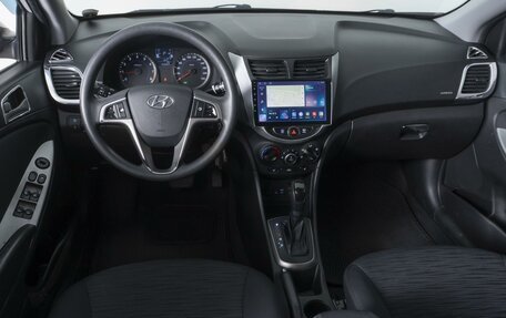 Hyundai Solaris II рестайлинг, 2015 год, 925 000 рублей, 6 фотография