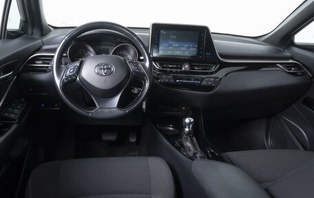 Toyota C-HR I рестайлинг, 2018 год, 2 294 000 рублей, 6 фотография