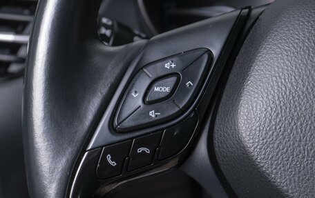 Toyota C-HR I рестайлинг, 2018 год, 2 294 000 рублей, 17 фотография
