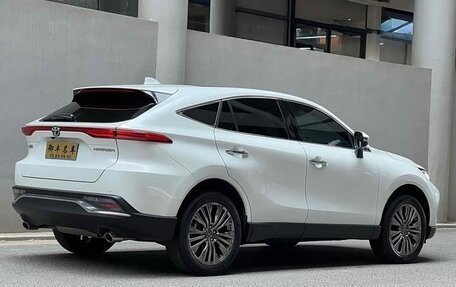 Toyota Harrier, 2022 год, 3 050 000 рублей, 6 фотография