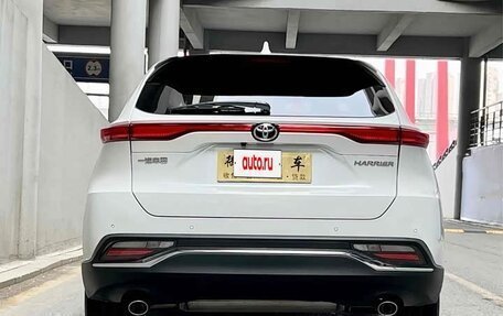 Toyota Harrier, 2022 год, 3 050 000 рублей, 5 фотография