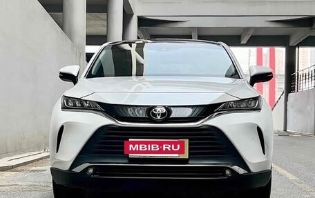 Toyota Harrier, 2022 год, 3 050 000 рублей, 2 фотография
