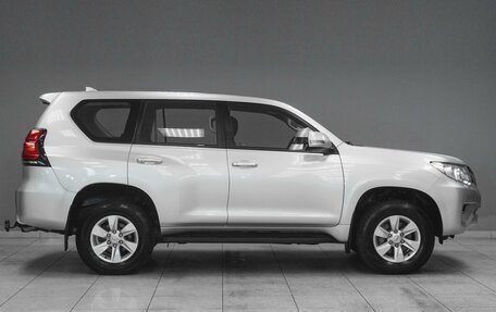 Toyota Land Cruiser Prado 150 рестайлинг 2, 2020 год, 5 599 000 рублей, 5 фотография