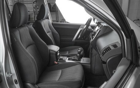 Toyota Land Cruiser Prado 150 рестайлинг 2, 2020 год, 5 599 000 рублей, 8 фотография
