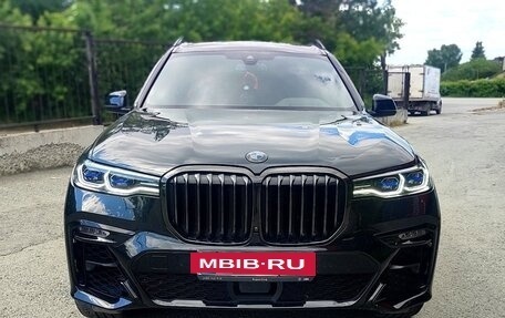 BMW X7, 2021 год, 9 350 000 рублей, 2 фотография