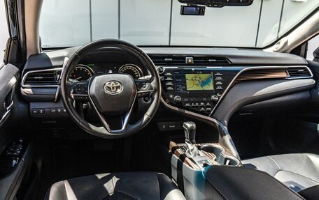 Toyota Camry, 2018 год, 2 620 000 рублей, 6 фотография