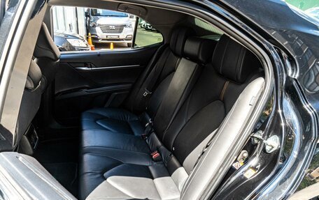 Toyota Camry, 2018 год, 2 620 000 рублей, 9 фотография