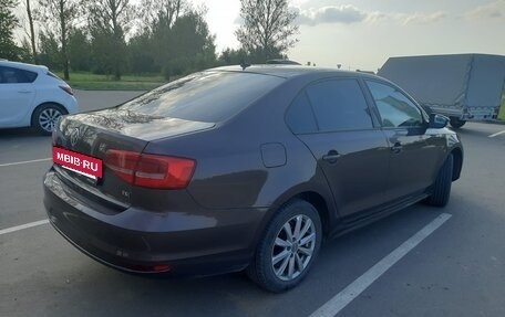 Volkswagen Jetta VI, 2015 год, 1 100 000 рублей, 4 фотография