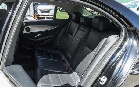 Mercedes-Benz E-Класс, 2019 год, 2 430 000 рублей, 9 фотография