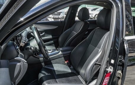 Mercedes-Benz E-Класс, 2019 год, 2 430 000 рублей, 10 фотография