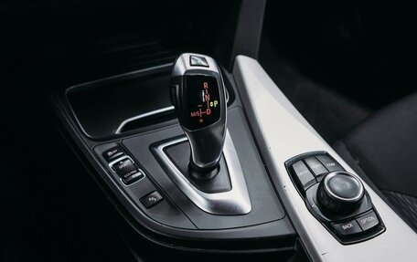 BMW 3 серия, 2018 год, 1 157 100 рублей, 13 фотография