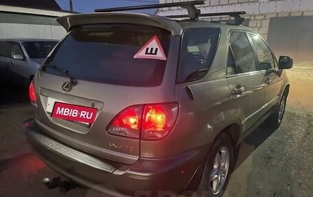 Lexus RX IV рестайлинг, 2001 год, 1 000 000 рублей, 6 фотография