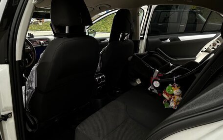 Volkswagen Jetta VI, 2012 год, 999 999 рублей, 4 фотография