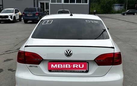 Volkswagen Jetta VI, 2012 год, 999 999 рублей, 3 фотография