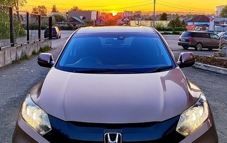 Honda Vezel, 2016 год, 1 875 000 рублей, 2 фотография