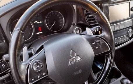 Mitsubishi Outlander III рестайлинг 3, 2015 год, 2 000 000 рублей, 5 фотография