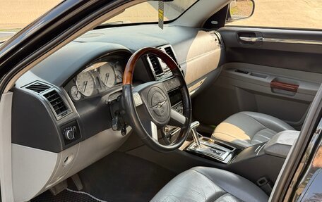 Chrysler 300C II, 2006 год, 1 250 000 рублей, 11 фотография