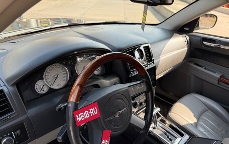 Chrysler 300C II, 2006 год, 1 250 000 рублей, 13 фотография