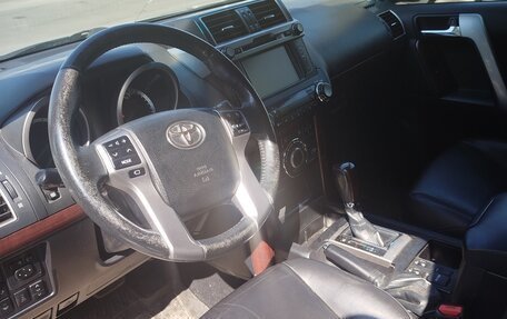 Toyota Land Cruiser Prado 150 рестайлинг 2, 2014 год, 3 400 000 рублей, 9 фотография