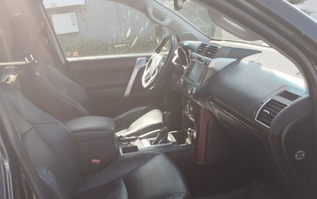 Toyota Land Cruiser Prado 150 рестайлинг 2, 2014 год, 3 400 000 рублей, 5 фотография