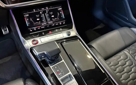Audi RS 6, 2021 год, 16 000 000 рублей, 14 фотография