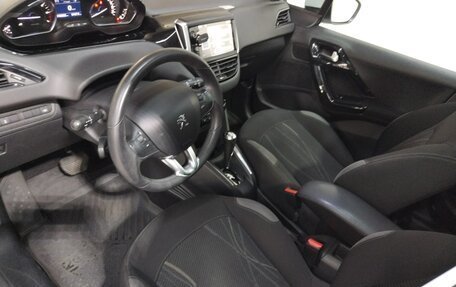 Peugeot 208 II, 2013 год, 670 000 рублей, 5 фотография