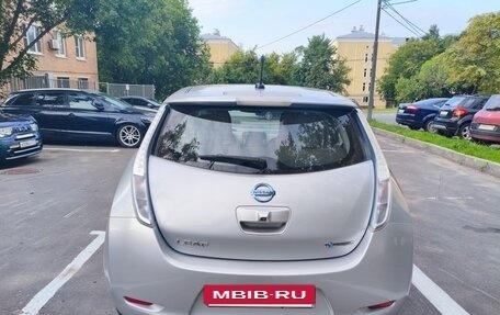 Nissan Leaf I, 2011 год, 1 230 000 рублей, 2 фотография