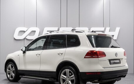 Volkswagen Touareg III, 2011 год, 2 084 000 рублей, 2 фотография