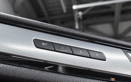 Volkswagen Touareg III, 2011 год, 2 084 000 рублей, 16 фотография