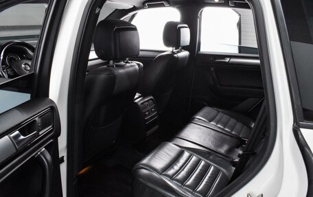 Volkswagen Touareg III, 2011 год, 2 084 000 рублей, 11 фотография