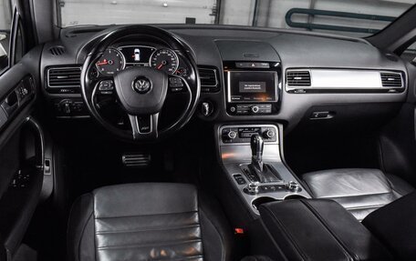 Volkswagen Touareg III, 2011 год, 2 084 000 рублей, 6 фотография