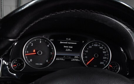Volkswagen Touareg III, 2011 год, 2 084 000 рублей, 21 фотография