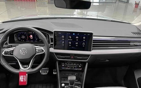 Volkswagen Tiguan II, 2023 год, 2 943 595 рублей, 7 фотография